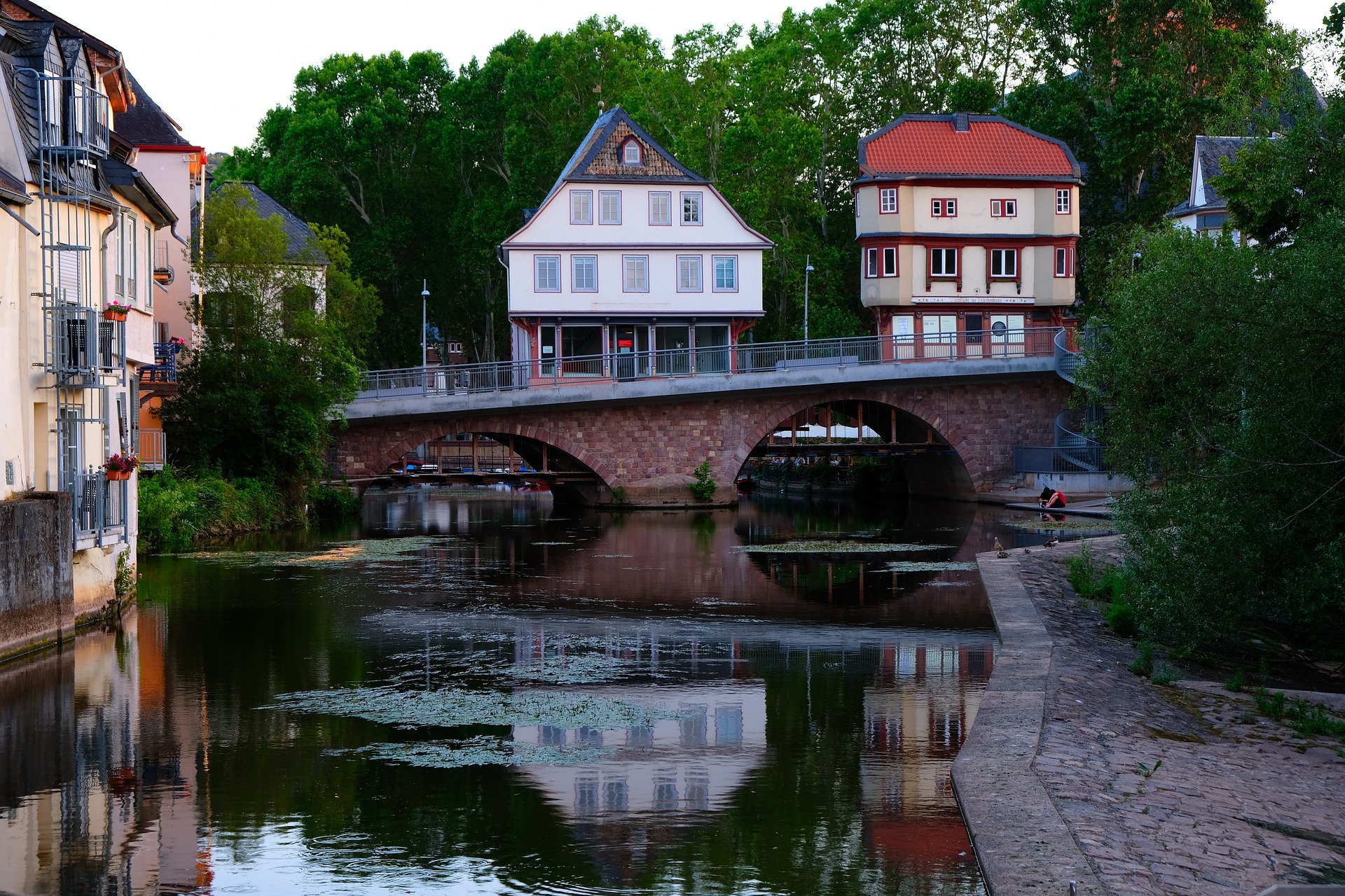 Webseite selbst erstellen in Bad Kreuznach, Webdesign mit Ahvi in Bad Kreuznach 55543, 55545  Bad Münster am Stein-Ebernburg 55583  Bosenheim 55545  Ippesheim 55545  Planig 55545  Winzenheim 55545